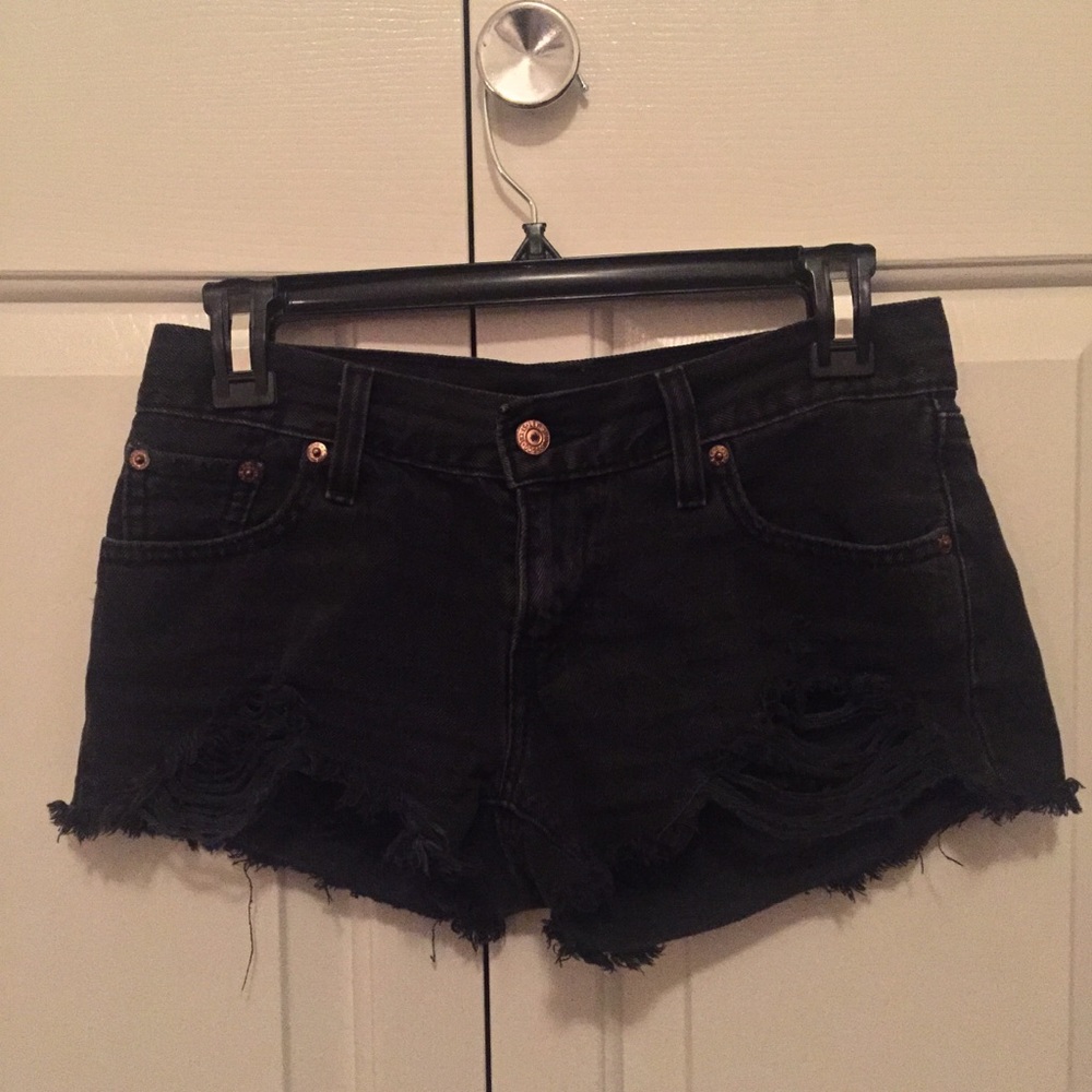 Destroyed, Black Levis Shorts